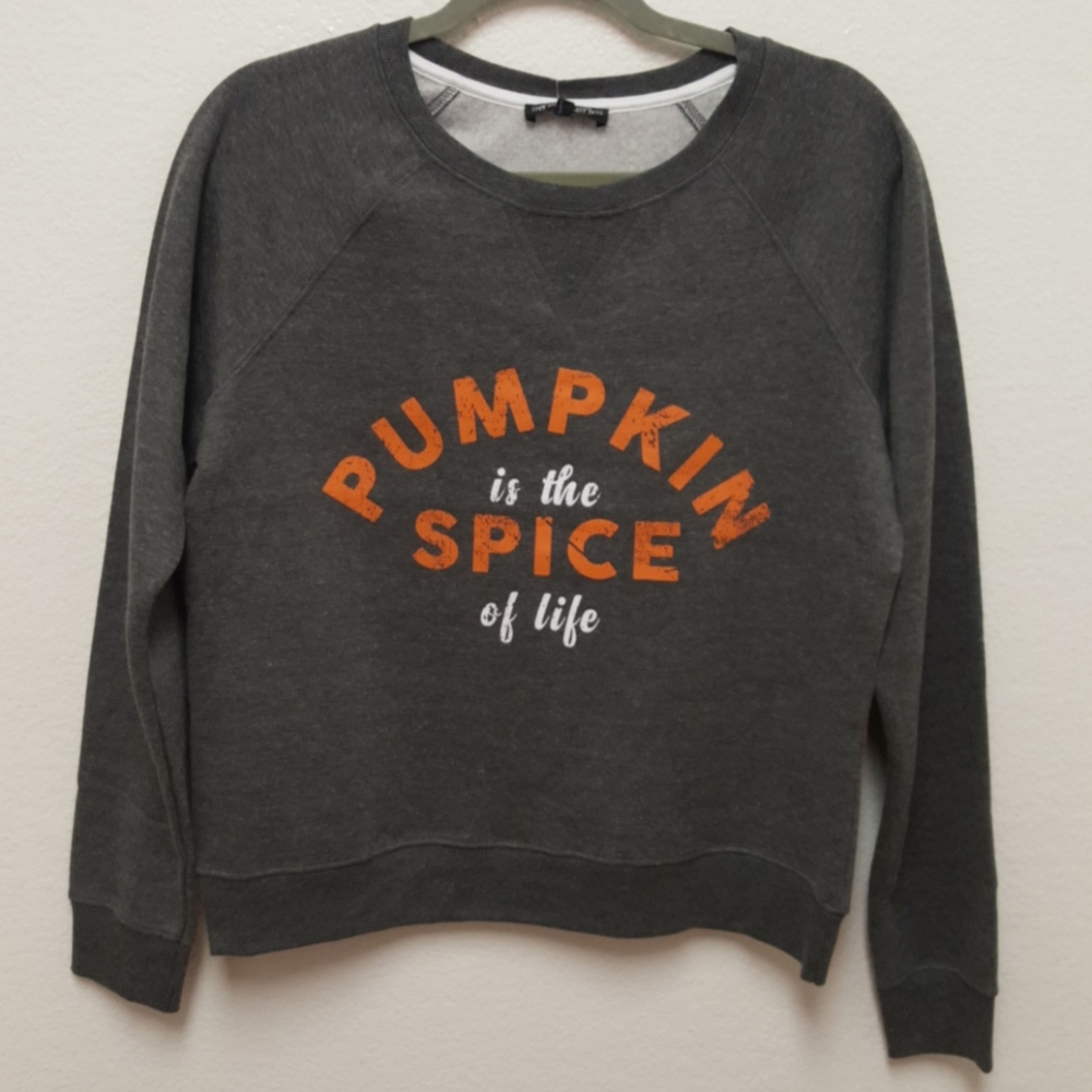 Love peace & lazy days sweater  size ( M)